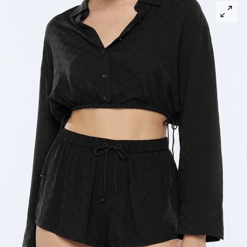 Savage x Fenty crop shirt